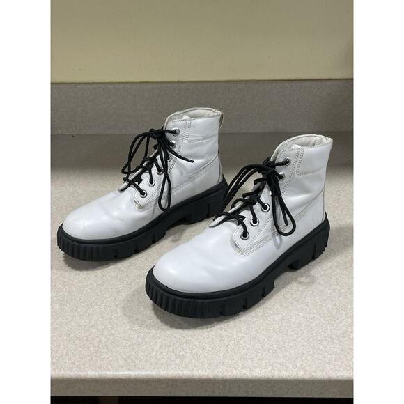Timberland Boots Greyfield White/Black Size 9 Women’s Shoe-Outdoors Hiking EUC - Picture 2 of 14
